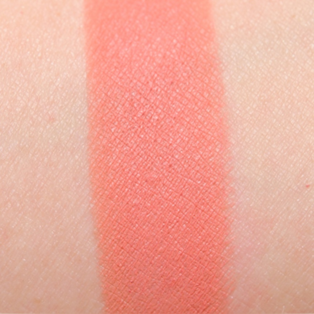 MAC RUNWAY HIT Retro Matte Lipstick. NEW IN BOX. - Picture 7 of 15